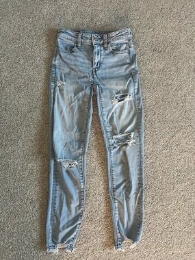 American Eagle Outfitters Light Blue Distressed Skinny Jeans